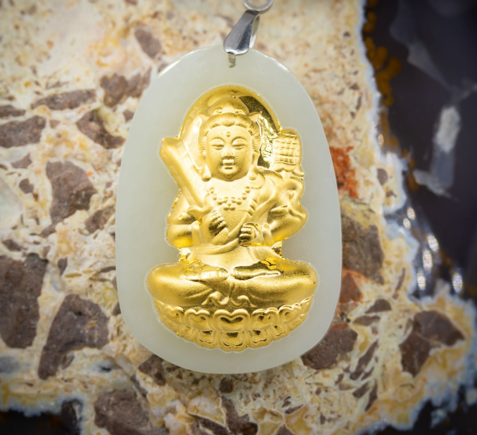 Mặt Phật Hư Không Bồ Tát Ngọc Nephrite Mạ Vàng – MOOZI.VN